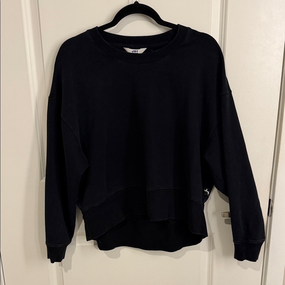 Black sweatshirt